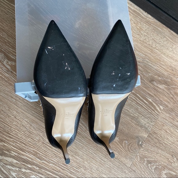 Valentino Classic Rockstuds Black Pumps - Picture 7 of 8